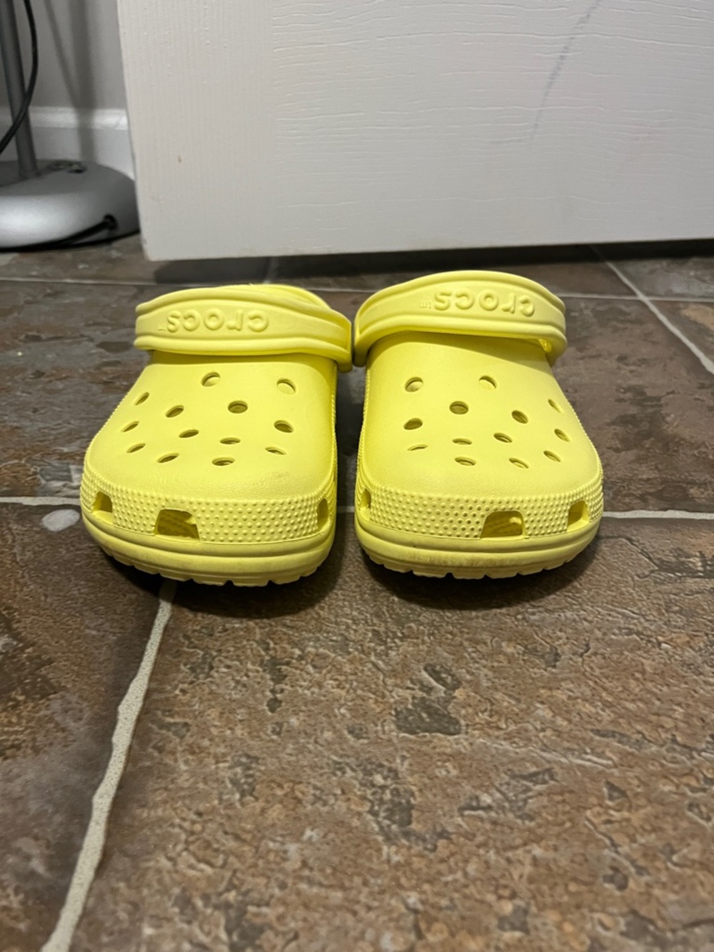 CROCS Classic Clog in Yellow